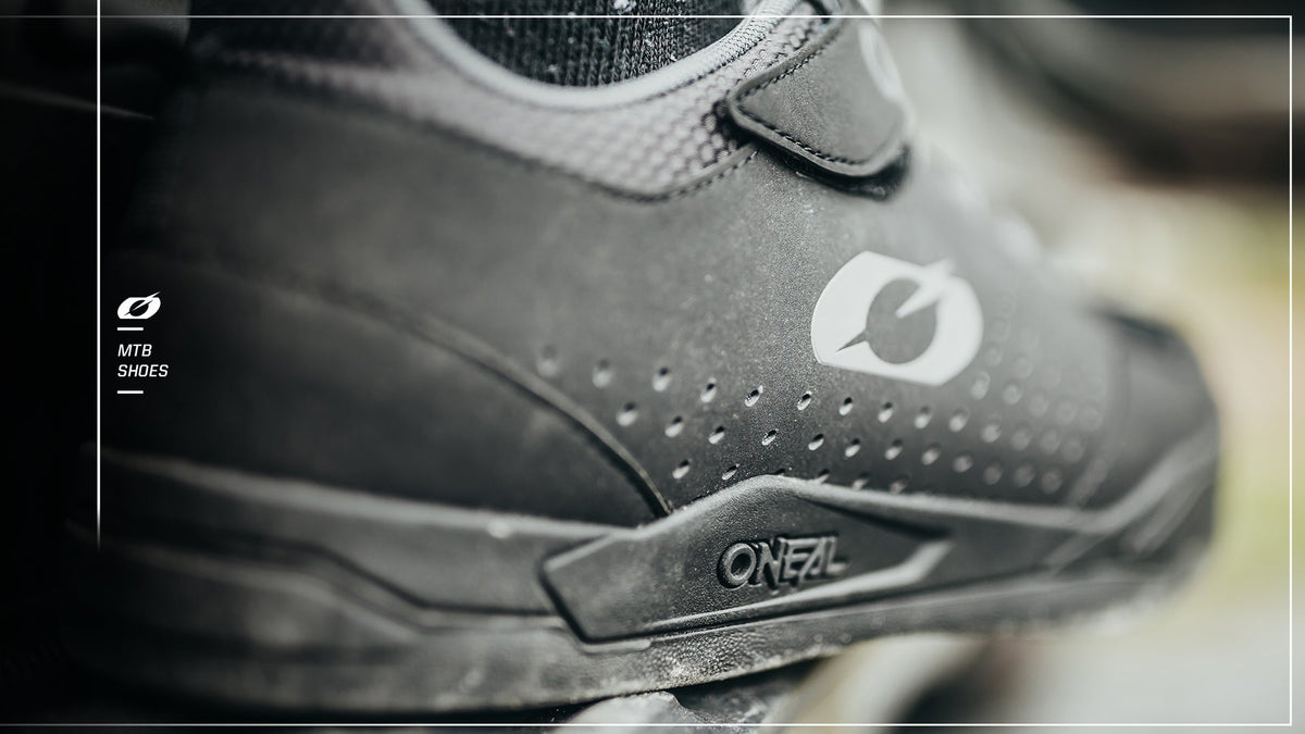 CYCLING SHOES
